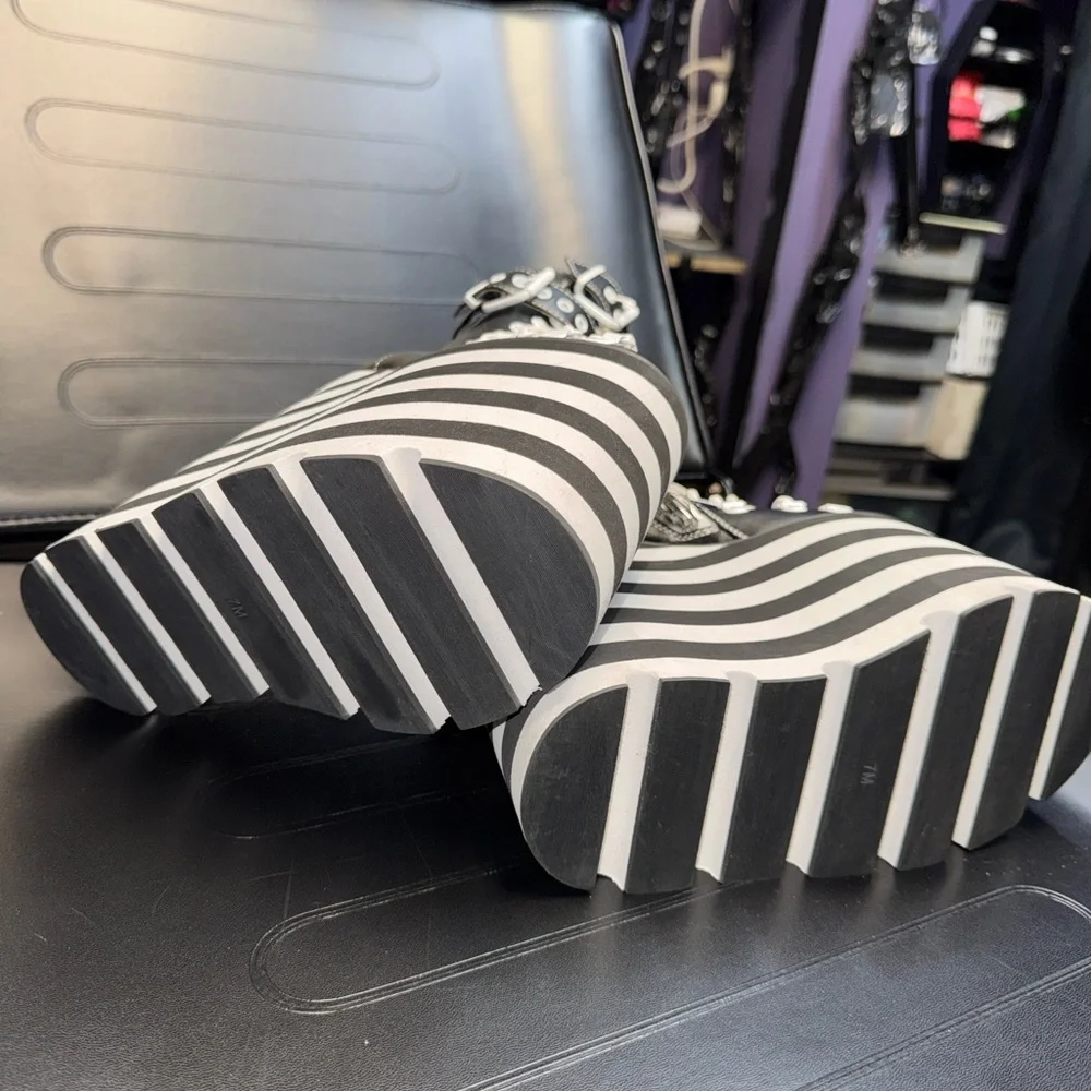 SOLD - Picture 5 of 16